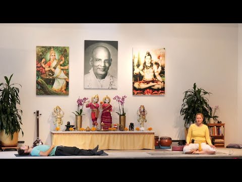 YOGA Mittelstufe "Exakt"  - Yoga Vidya Ashram Live - 9:15 Uhr 11.09.2021