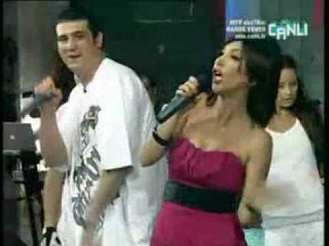 Hande Yener Ft. Ege Çubukçu - Apayrı Live @ Mtv Tr Extra