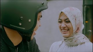Dengarkan Dia - Teman Tapi Menikah (Official Music Video)