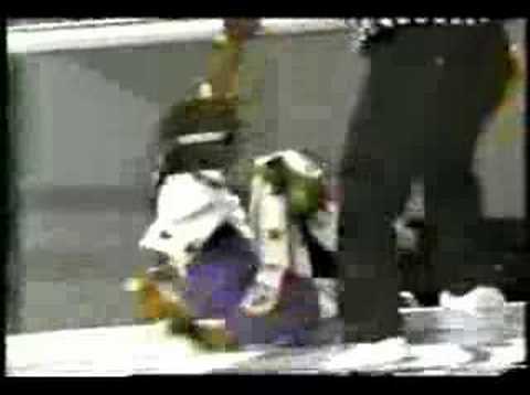 roller derby fight, Sweet Stephanie vs Skinny Minnie Miller