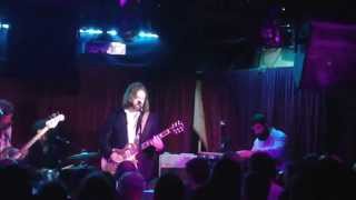 Rich Robinson performs Free's 'Oh I Wept'