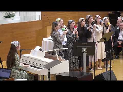 Grup de surori - Dumnezeu s-a arătat lumii