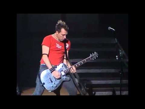 Alice Cooper introduces Ryan Roxie (live in Toronto)