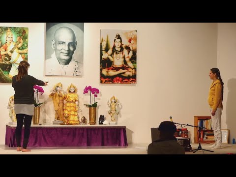 Satsang + Mantrasingen + Meditation mit Chitra - Yoga Vidya live 20.00 Uhr 12.11.2020