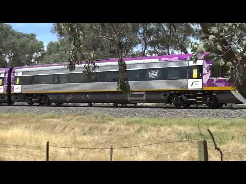 VLines SG 2 X 3 Car Velocity Sets to Albury at Wilbrahams rd, Euroa Nth 11.1.2022