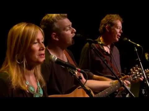 Greg Holden - Give It Away (eTown webisode #845)