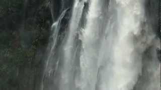 preview picture of video 'Ile de La Réunion Cascade Niagara'