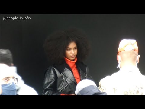 Sharon Alexie (@flammedepigalle) - Défilé Louis Vuitton SS21 à Paris - 06.10.2020