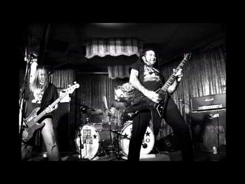 Dixie Witch - On The Hunt (Lynyrd Skynyrd Cover)