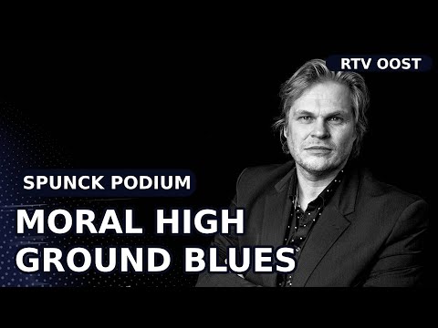 Spanjers zingt MORAL HIGH GROUND BLUES van BIRDCATCHER op het | SPUNCK Podium