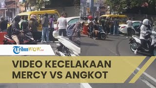 Kecelakaan Mobil Mercy Tabrak Angkot di Bandung, Sopir Angkot Terjepit hingga Memakai Alat Berat
