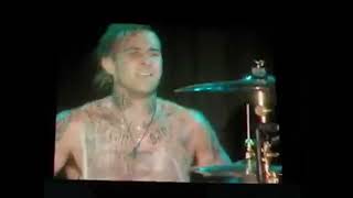 blink-182 - Obvious live [READING FESTIVAL 2003]