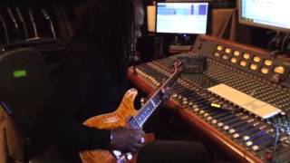 Video thumbnail for Working with the a Sonuus I2m pitch to midi box by Larry Mitchell