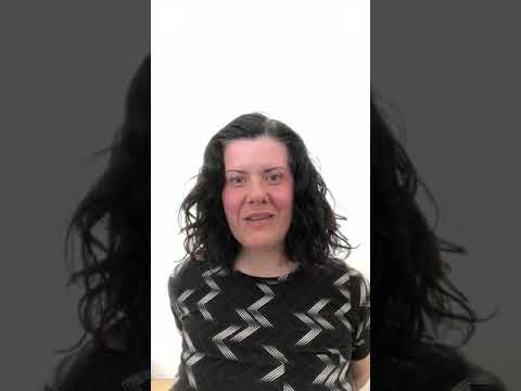 Letter Qq hand motion