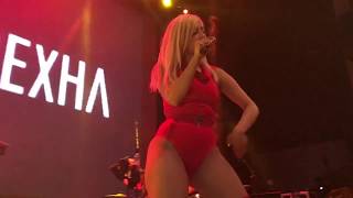 Bebe Rexha - F.F.F (Fuck Fake Friends) - Live Paris