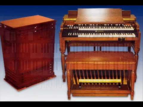 Mike Weaver on Hammond B3 - Mercy, mercy, mercy.wmv