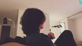 Download lagu JUNGKOOK singing VIBE by Taeyang ft. Jimin [Weverse Live 02.02.2023] mp3