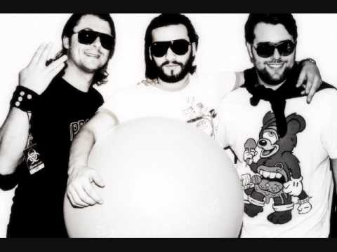 Swedish house mafia - R.E.M. - Losing My Religion (Live)