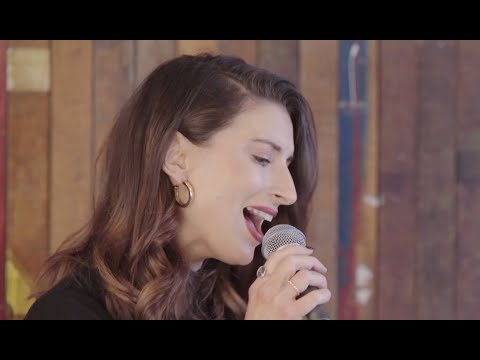 Female Wedding Singer For Hire in the UK - Live Music