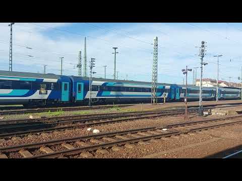Hungária Euro City indul Budapest-Keleti pályaudvar-ról