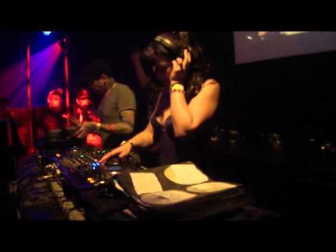 Dylan b2b Robyn Chaos at Therapy Sessions