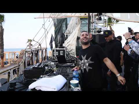 Joseph Capriati playing "Angelique Kidjo - Wombo Lombo (Junior's Club Mix)" at UNUM Festival '19