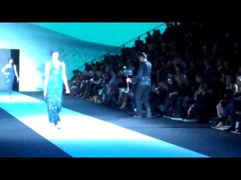 Fashion Broadcasting Corporation @ Giorgio Armani Spring Summer 2010 / 2011 Milan Part 2