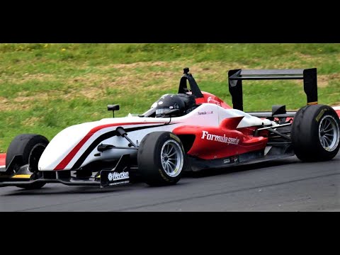 How will a track day with a Formula 3 will look like.