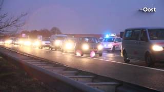 preview picture of video 'Ongeluk op A35 bij Almelo-Zuid met twee auto's, vermoedelijk vier gewonden'