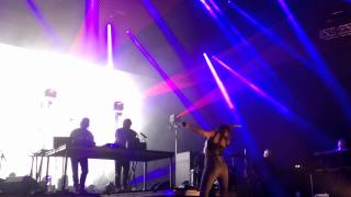 Röyksopp &amp; Robyn - Monument (Live) at Bill Graham Civic Auditorium, San Francisco - Do It Again Tour