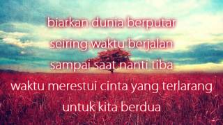 Download lagu (HD) Rossa dan Hafiz -Salahkah (lirik) (OST Bukan Kerana Aku Tak Cinta) mp3