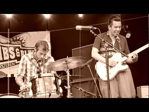 The Rhythm Chiefs @ Ribs & Blues Festival 2011 - 08