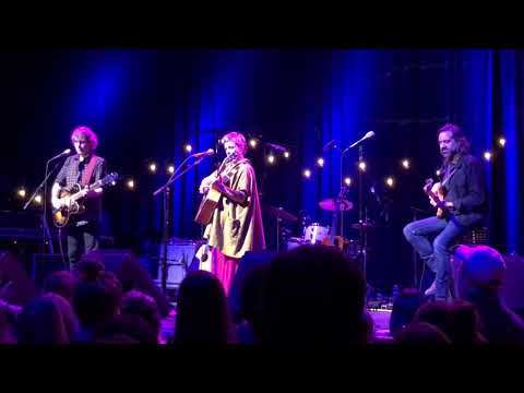 The Weepies - World Spins Madly On - Live