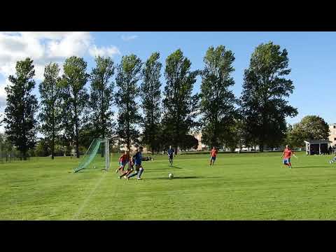 EN SPELARE SOM ÄR NÅGRA STORLEKAR FÖR STOR FÖR DIV 6