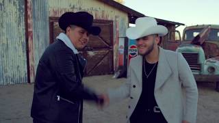 Me Anda Buscando la Traición Lyrics English Translation