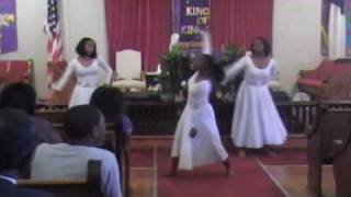 &quot;In The Presence of Royalty&quot; (Byron Cage) Praise Dance