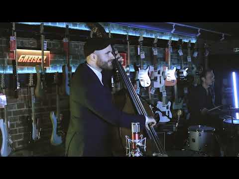 Remi Banklyn Band - When The Lights Go Out - Hickies Live Lounge