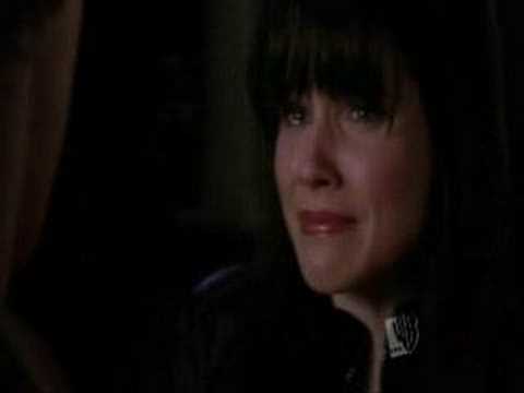 Brooke gives Lucas her letters- 3x09