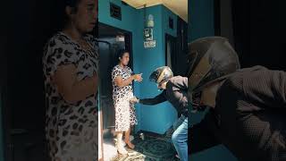 Download lagu Kang paket menang banyak 🤣🤣 #comedy #funny #lucu mp3 Download lagu Kang paket menang banyak 🤣🤣 #comedy #funny #lucu mp3