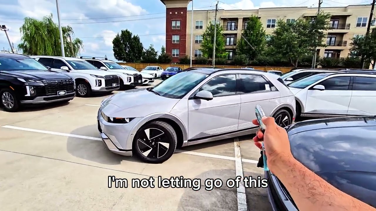 HOW TO USE SMART REMOTE PARKING ASSIST ON 2025 HYUNDAI IONIQ 5 FROM OUTSIDE OF THE CAR WITH JUST FOB