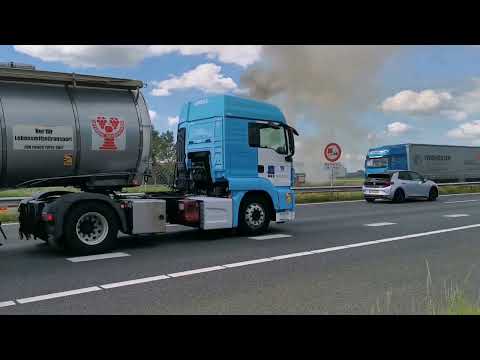 boerenprotest brandstapel bij A28 Wezep