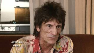 RONNIE WOOD GIVES ROLLING STONES UPDATE, GETS THUMBS UP FROM ROD STEWART