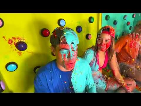 100 botones misterioso solo uno te ara escapar !!