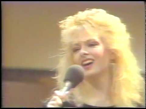 Linda Masters Performing in Hawaii and Tokyo