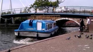 How to & How not to pass Wroxham bridge (see description)