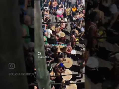 Corredor da Boiada” do Boi Pintadinho arrasta multidão no Carnaval de Muqui 2026. 