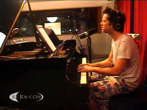 Rufus Wainwright performing "Martha" on KCRW