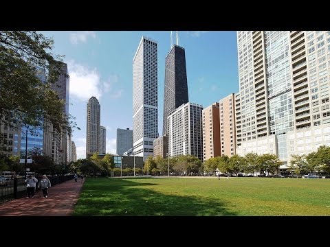 A vintage two-bedroom on Lake Shore Park in Streeterville