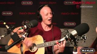 Phil Collen and Steve Jones perform &#39;Stay With Me&#39; on Jonesy&#39;s Jukebox