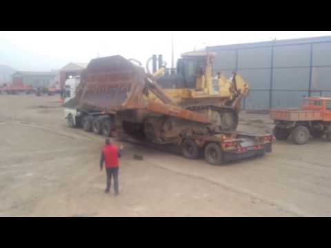 Huge Komatsu D475AX Bulldozer